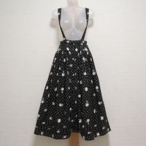黒花柄プリント吊スカート
