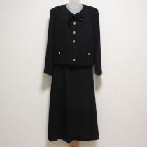 黒リボン付き金ボタンスーツ【L】