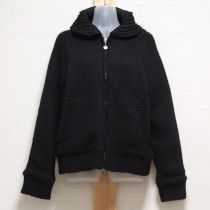 黒フリル襟ニットジップフードジャケット