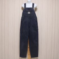紺ロゴパッチ付きサロペットパンツ