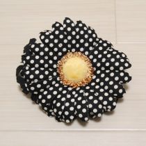 黒×白ドットマーガレットコサージュ