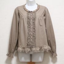 ベージュ系モチーフ付きピコフリルローンブラウス