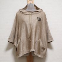 ベージュカメリア刺繍パーカー