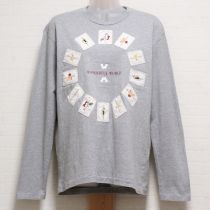 グレーパッチ使いロゴ長Tシャツ
