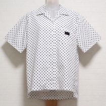 白系バックロゴ水玉シャツ