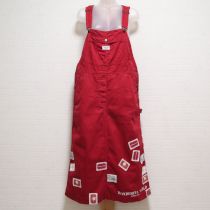 赤ワッペン付きサロペットスカート