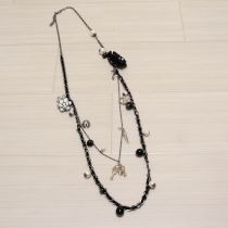 黒系チャームネックレスコサージュ付き