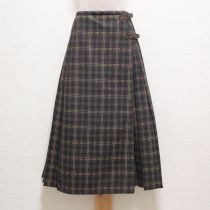 グレーチェックキルトスカート