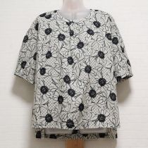 グレージュカメリアロゴリボンpt.ブラウス