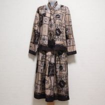 茶系スカーフプリントシルクタイ付ブラウス&スカート【9号】