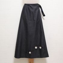 黒カメリアプリントデニム巻スカート