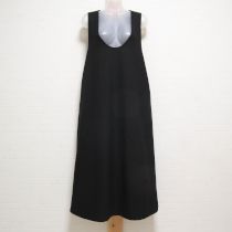 黒カメリア刺繍入りジャンパースカート