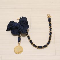 紺グログランリボン引っ掛けチェーン