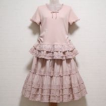 ピンクフリル使いカットソー&ローンスカート