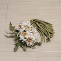 白雛菊ブーケ藁付きコサージュ