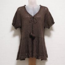 茶ボンボン付き模様編みカーディガン