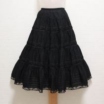 黒フラワーレース使いローンスカート
