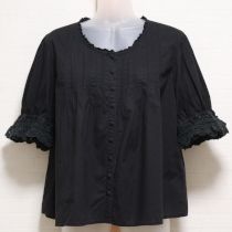 黒バテンレース使いブラウス