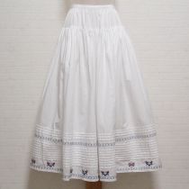 白×青フォークロア刺繍スカート