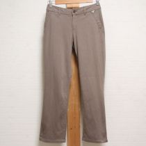ベージュロゴリボンチャーム付きストレッチパンツ【7号】
