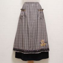 黒系宝石くま刺繍エプロンスカート