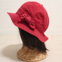 赤リボン付きメトロ帽