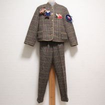 グリーン系チェック人形刺繍ウールジャケット&パンツ&ブローチ☆